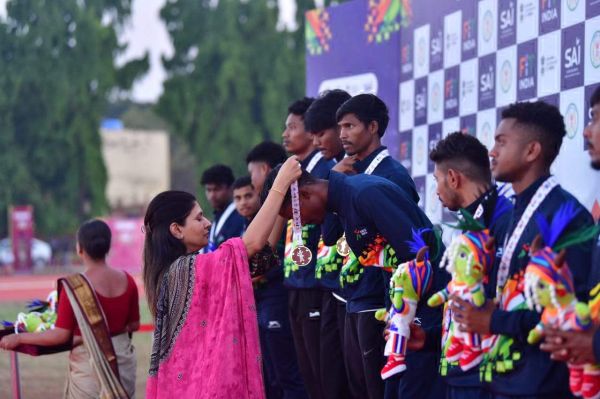 केंद्रीय राज्य मंत्री ने विजेता खिलाडिय़ों को दिए पदक