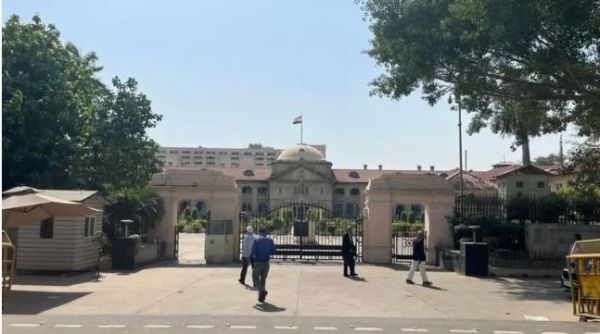 लिव-इन रिलेशनशिप में रह रहे शादीशुदा लोगों पर कोर्ट के दो अलग-अलग फैसले कैसे?