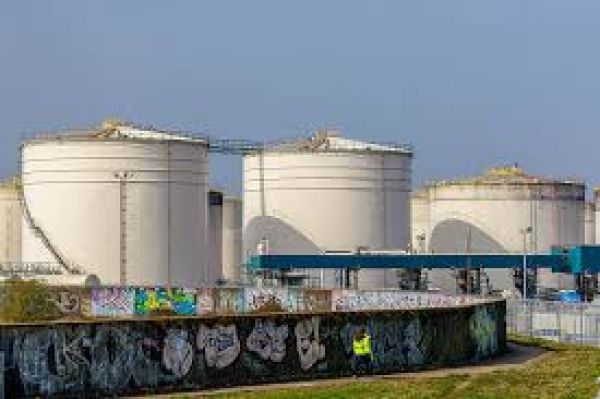 डोनाल्ड ट्रंप के संबोधन के फ़ौरन बाद तेल की क़ीमतों में बढ़ोतरी