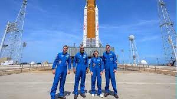 नासा के आर्टेमिस-2 मिशन के तहत चार अंतरिक्ष यात्री रवाना, दशकों बाद चांद की ओर फिर बढ़े इंसानी कदम