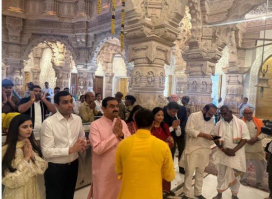 गौतम अदाणी का अयोध्या दौरा, राम मंदिर में परिवार के साथ किए रामलला के दर्शन, गुरुकुल में बच्चों से मुलाकात 