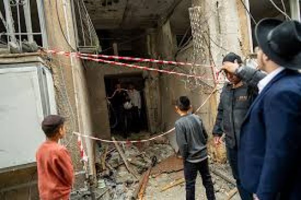 इसराइल में ईरान के नए हमलों की ख़बर, उधर क़तर और कुवैत में ड्रोन रोके गए