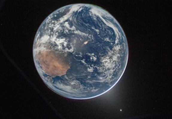 नासा ने आर्टेमिस II मिशन से जारी की पृथ्वी की खूबसूरत तस्वीरें, ‘ब्लू मार्बल’ पर दिखी ऑरोरा लाइट्स 