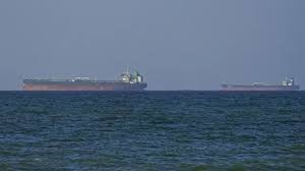 ईरानी मीडिया ने बताया होर्मुज़ स्ट्रेट से तेल टैंकरों का जाना रुका