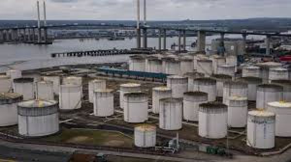 युद्धविराम के एलान के बावजूद एशिया में क्यों बढ़ीं कच्चे तेल की क़ीमतें?