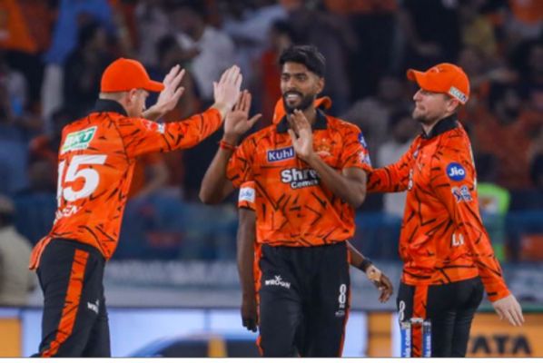 'प्रफुल्ल और साकिब अपने डेब्यू का आनंद लें, यही हमारा प्लान था': वरुण आरोन