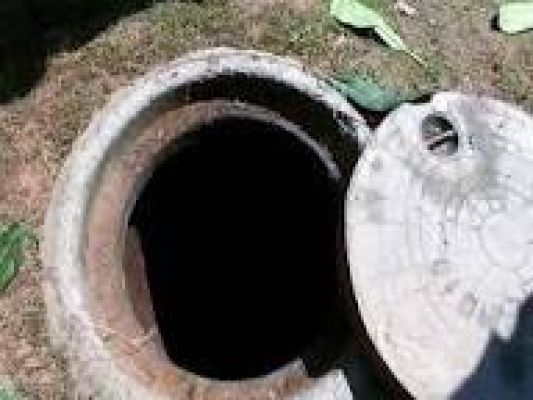 सीवरेज टैंक की सफाई के दौरान जहरीली गैस की चपेट में आए दो मजदूरों की मौत