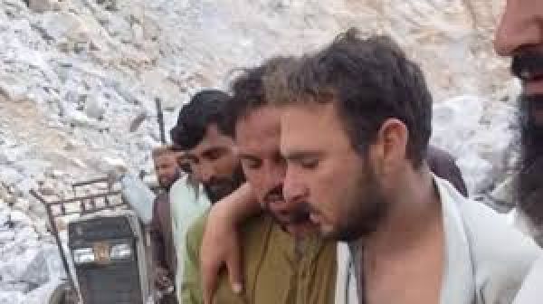 मलबे से आवाज़ आई 'मुझे निकालो': 'दफ़ना जा चुका शख़्स' जो 16 दिन बाद ज़िंदा मिला