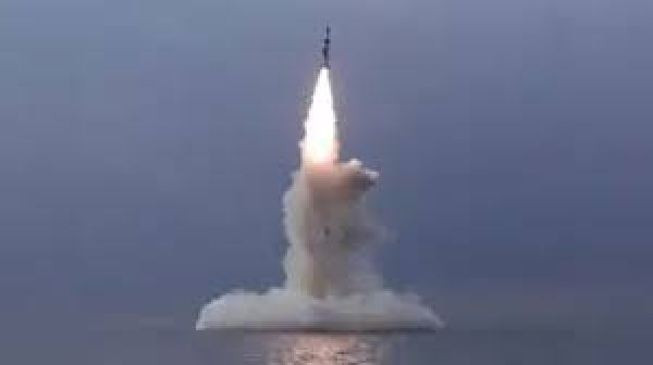 उत्तर कोरिया ने समुद्र की ओर बैलिस्टिक मिसाइलें दागीं