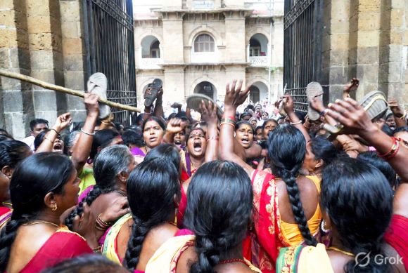 ‘छत्तीसगढ़’ का  संपादकीय : कानून हाथ में लेना बुरा, या उसे पैरोंतले रौंदना?