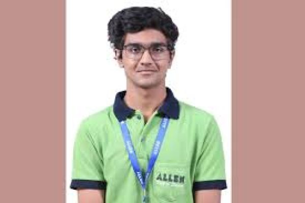जेईई-मेन 2026 में पहले स्थान पर रहे कबीर छिल्लर ने कहा, गुणवत्तापूर्ण पढ़ाई को दें प्राथमिकता