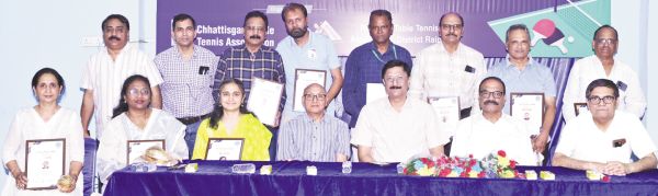 वर्ल्ड टेबल टेनिस डे, वरिष्ठ खिलाडिय़ों का सम्मान