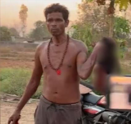 पत्नी की हत्या के बाद सिर लेकर गांव में घूमता रहा, चार बच्चों के सिर से मां का साया उठा