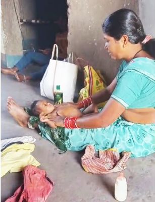 पशु सखी बनी 7 अनाथ बच्चों की मां, डेढ़ माह से नहला-खिला रही