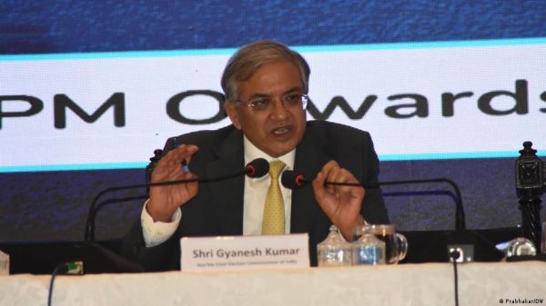 73 विपक्षी सांसदों ने मुख्य चुनाव आयुक्त ज्ञानेश कुमार को हटाने के लिए नोटिस सौंपा