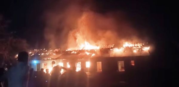 मस्तूरी में सॉ मिल से उठी लपटों ने मजदूरों के 9 घर निगले, लाखों का नुकसान