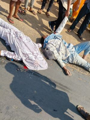 रफ्तार ट्रक ने स्कूटी सवार दो शिक्षिकाओं को कुचला, एक की मौत, दूसरी गंभीर