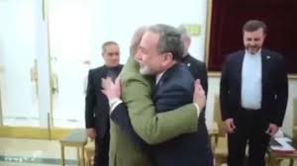 शहबाज़ शरीफ़ से मिले ईरानी विदेश मंत्री अराग़ची, सीज़फ़ायर पर रुख़ साफ़ किया