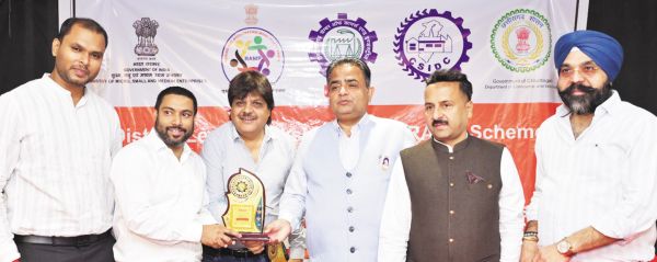 वैश्विक व्यापार के मंच पर स्थानीय व्यापारी और लघु उद्यमी को पहचान बनाने मिल रहा प्रोत्साहन