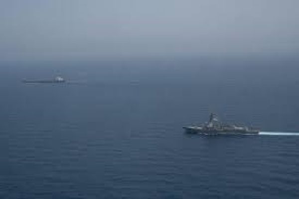 अरब सागर में अमेरिकी मरीन सैनिकों ने वाणिज्यिक जहाज पर धावा बोला, ईरान की ओर जाने का संदेह था