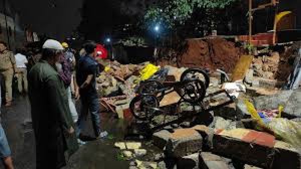 बेंगलुरु में भारी बारिश की वजह से दीवार गिरी, सात की मौत