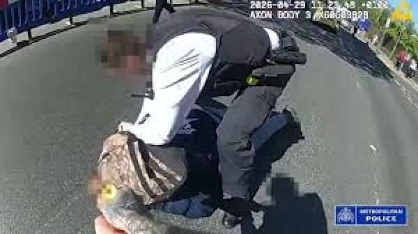 लंदन में दो यहूदियों पर चाकू से हमले को पुलिस ने 'आतंकवादी घटना' बताया