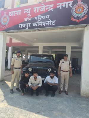 थार में हेरोइन बेचने स्कूल रोड पहुंचे तीन युवक गिरफ्तार , 18 ग्राम जब्त 