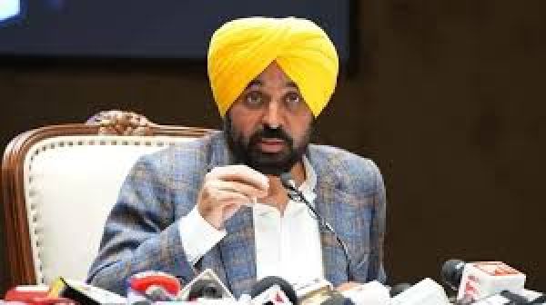 पंजाब के मुख्यमंत्री भगवंत मान पर विधानसभा में शराब पीकर आने का आरोप