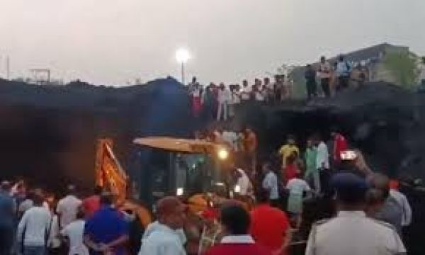 धनबाद: भारत कोकिंग कोल लिमिटेड में कोयले के कचरे में दबने से चार मज़दूरों की मौत