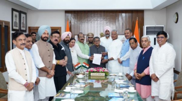 'सीएम मान को बुलाकर कहें, दारू छोड़ो या कुर्सी', पंजाब के राज्यपाल से भाजपा नेताओं ने की मांग