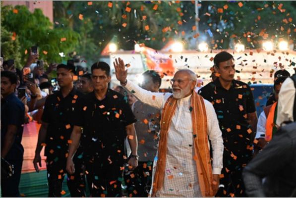 पीएम मोदी का 'मैजिक', 22 राज्यों में सरकार और पूरे देश में 2013 के मुकाबले 3 गुना से ज्यादा पार्टी के विधायक 