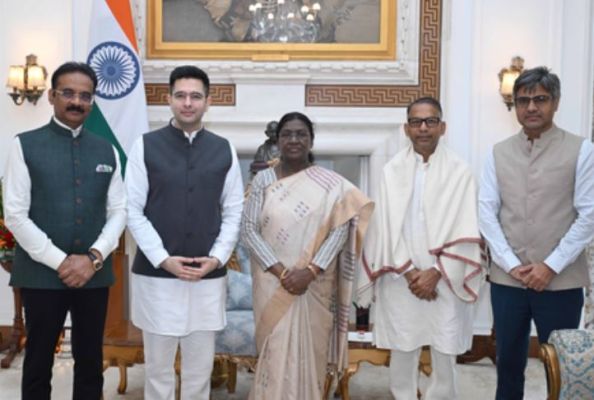 राष्ट्रपति से मिले राघव चड्ढा, बोले-पंजाब सरकार कर रही एजेंसियों का दुरुपयोग 