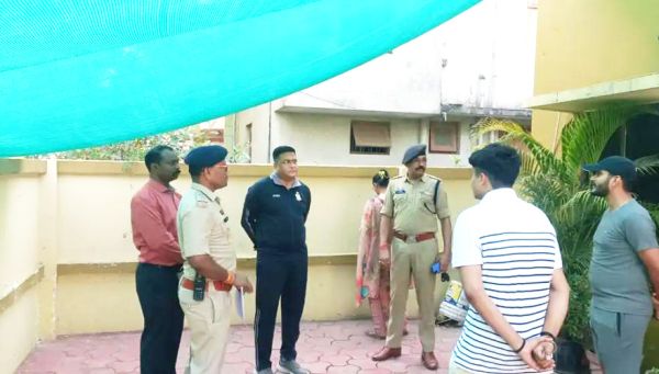 सूने मकान से 50 लाख के जेवर-नगदी चोरी