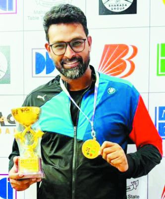 पुरुष युगल वर्ग में शानदार प्रदर्शन से संतोष को स्वर्ण