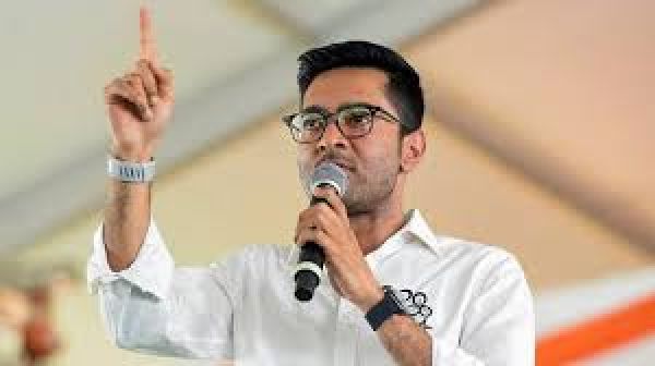 भाजपा समर्थित उपद्रवियों ने पुलिसकर्मियों के सामने 10 दुकानों में आग लगायी: अभिषेक बनर्जी