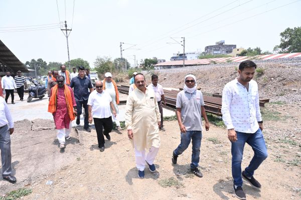 फाफाडीह अंडरब्रिज में भरे गंदे पानी पर सख्त हुए मिश्रा बोले– जनता की परेशानी बर्दाश्त नहीं