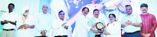 निस्वार्थ सेवा-समर्पण से समाज में परिवर्तन ला रहे  व्यक्तियों का आर्ट ऑफ लिविंग छग ने किया सम्मान