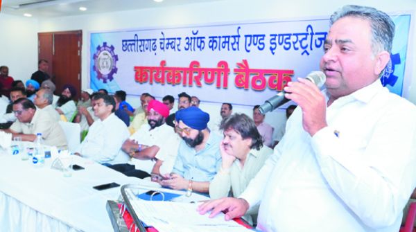 एक होकर ही हम शासन-प्रशासन से व्यापारियों के हित की मांगें दृढ़ता से रख सकते हैं-थौरानी