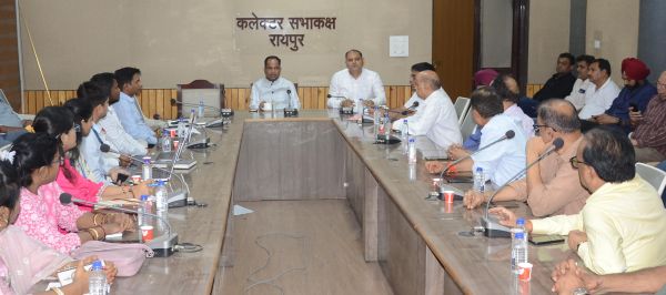 पेट्रोल-डीजल का पर्याप्त स्टॉक...