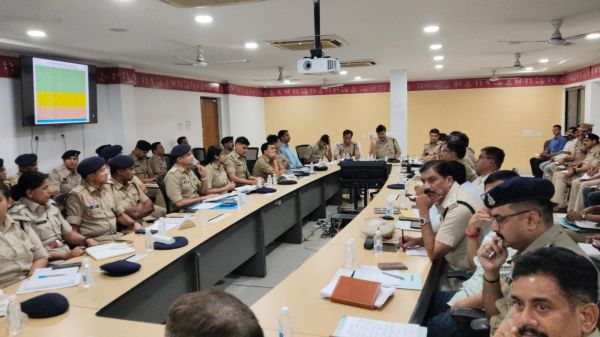 पुलिस कमिश्नर शुक्ला ने क्राइम समीक्षा की