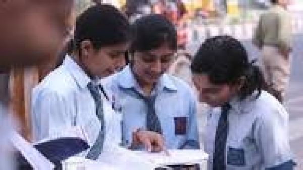 सीबीएसई रिज़ल्टः इस बार इतना क्यों गिरा परीक्षा पास करने वाले छात्रों का प्रतिशत