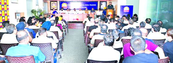 ऑनलाइन व्यापार, भारी डिस्काउंट और असमान व्यवस्था के विरूद्ध मजबूत एकजुटता-पारवानी