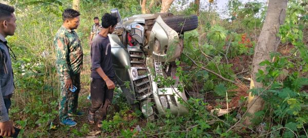 ड्राइवर को झपकी, स्कार्पियो पलटी, 6 जख्मी
