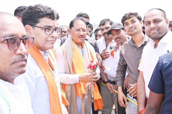 सुशासन तिहार: बलौदाबाजार के करहीबाजार पहुंचे सीएम, कई घोषणाएं