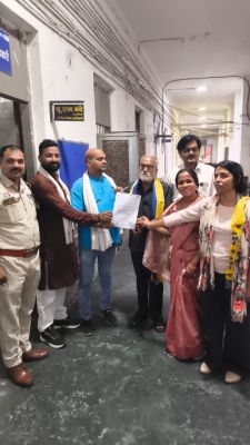 नीट पेपर लीक मामले में आप का प्रदर्शन, प्रधान का मांगा इस्तीफा