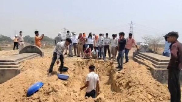 चार दिन बाद कब्र से निकाला गया विवाहिता का शव, दहेज हत्या की आशंका  