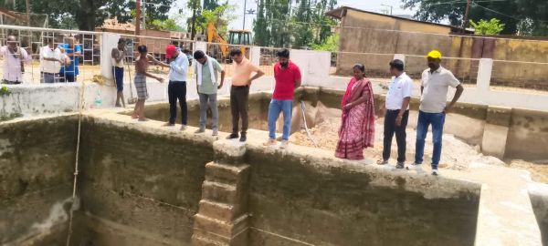 स्वच्छ पेयजल के लिए सेटलिंग टैंक की सफाई जारी
