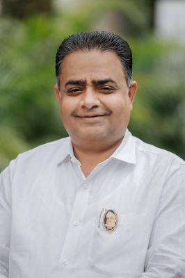 केंद्रीय व्यापारिक प्रतिनिधिमंडल में शामिल हुए सतीश थौरानी, टोरंटो रवाना