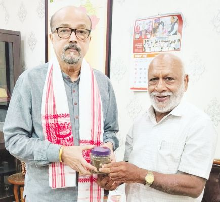 असम के बागानों की तर्ज पर प्रदेश में चाय उद्योग विकास पर मार्गदर्शन