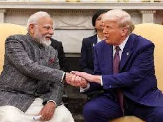 डोनाल्ड ट्रंप ने कॉल पर कहा- आई लव पीएम मोदी, वो मेरे दोस्त हैं